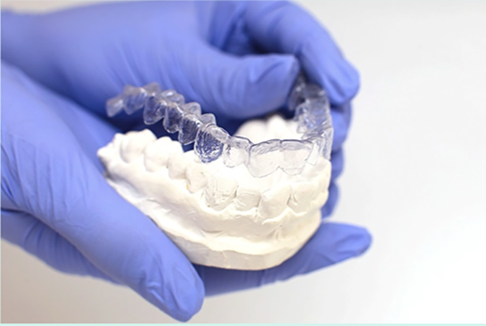 透明マウスピース矯正